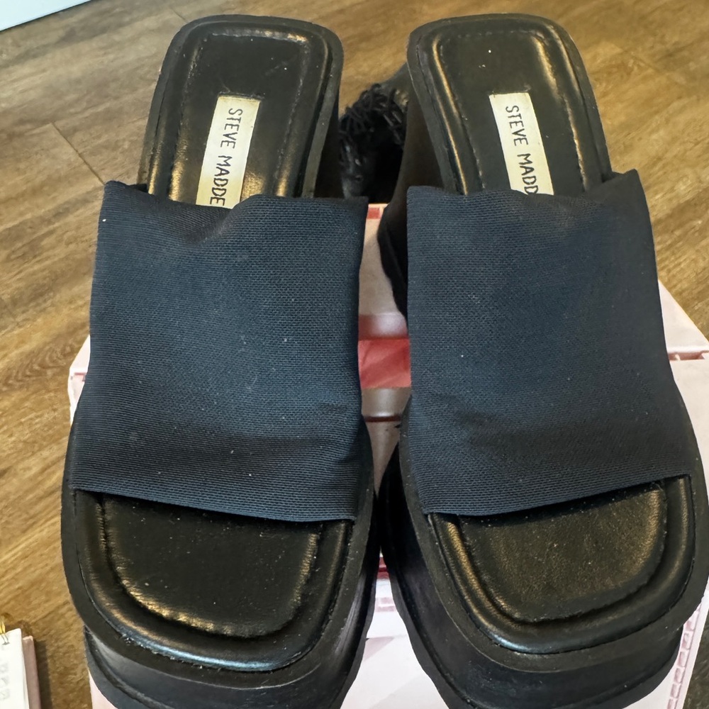 Vintage STEVE MADDEN Women's Platform Wedge Black Sandals Size 7 Chunky Y2K 4” - Picture 8 of 9